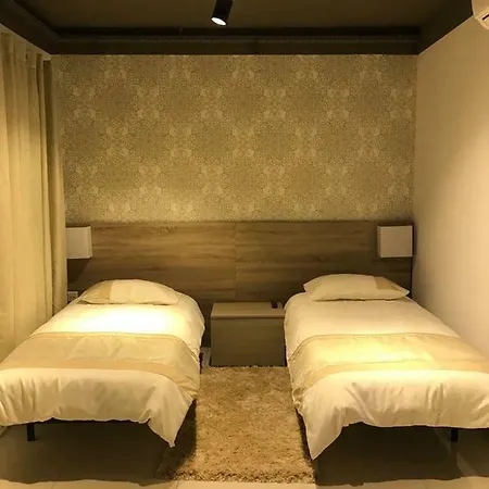 58 Rosewood 公寓 *